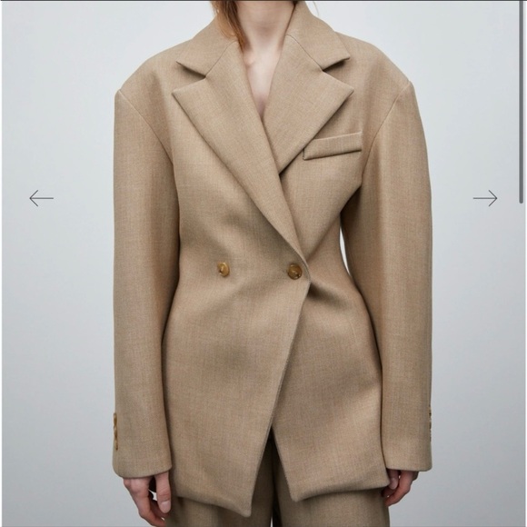 designed stylish jacket - Picture 4 of 9